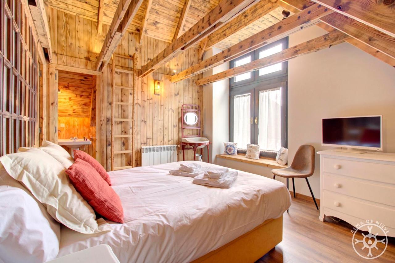 Casa Era Cuma De Alma De Nieve Villa Salardú Exteriör bild